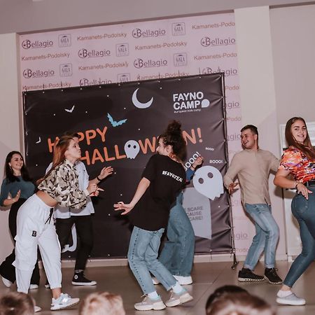 Gala Hotel Kamjanyi Potoki Kültér fotó