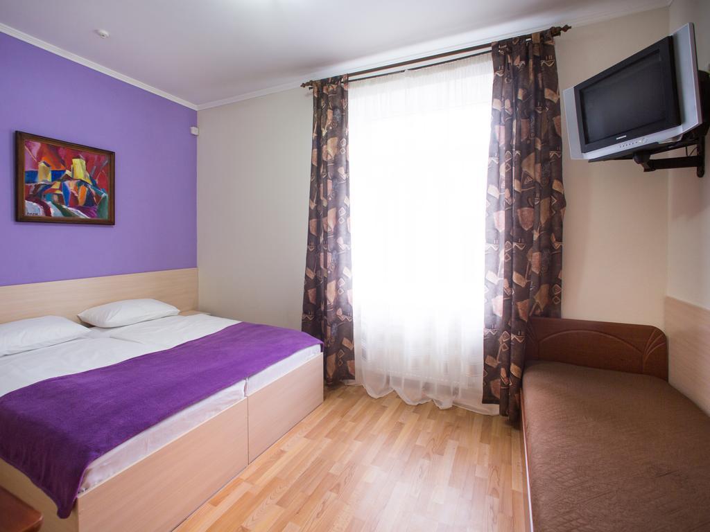 Gala Hotel Kamjanyi Potoki Szoba fotó