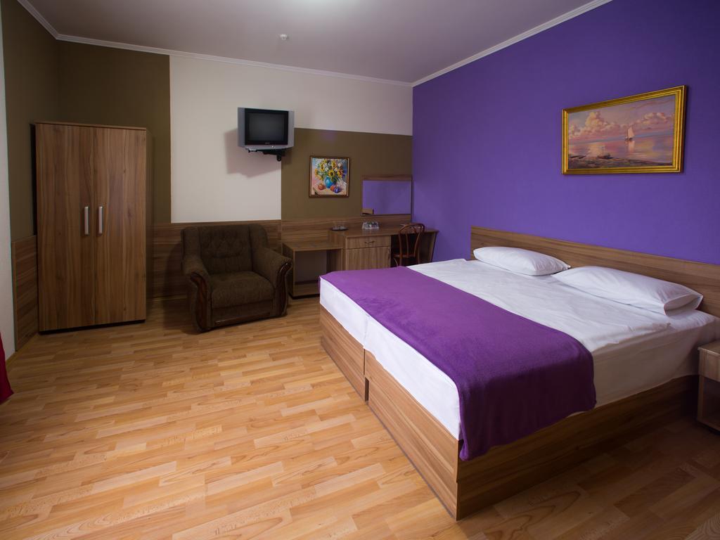 Gala Hotel Kamjanyi Potoki Szoba fotó