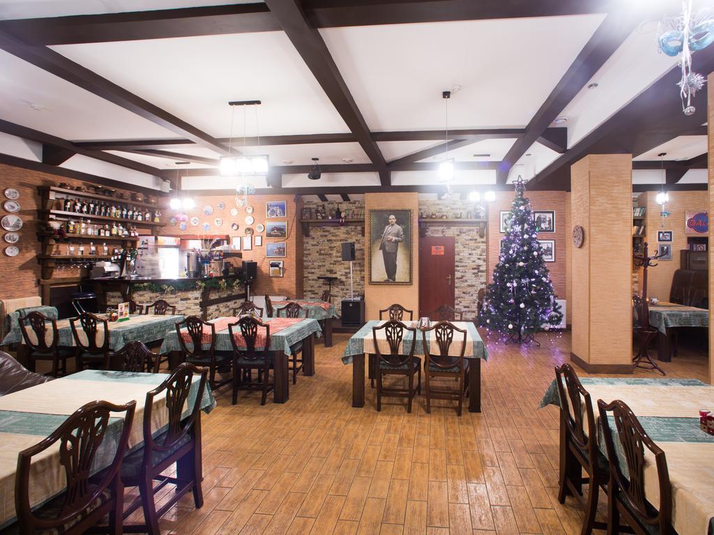Gala Hotel Kamjanyi Potoki Kültér fotó