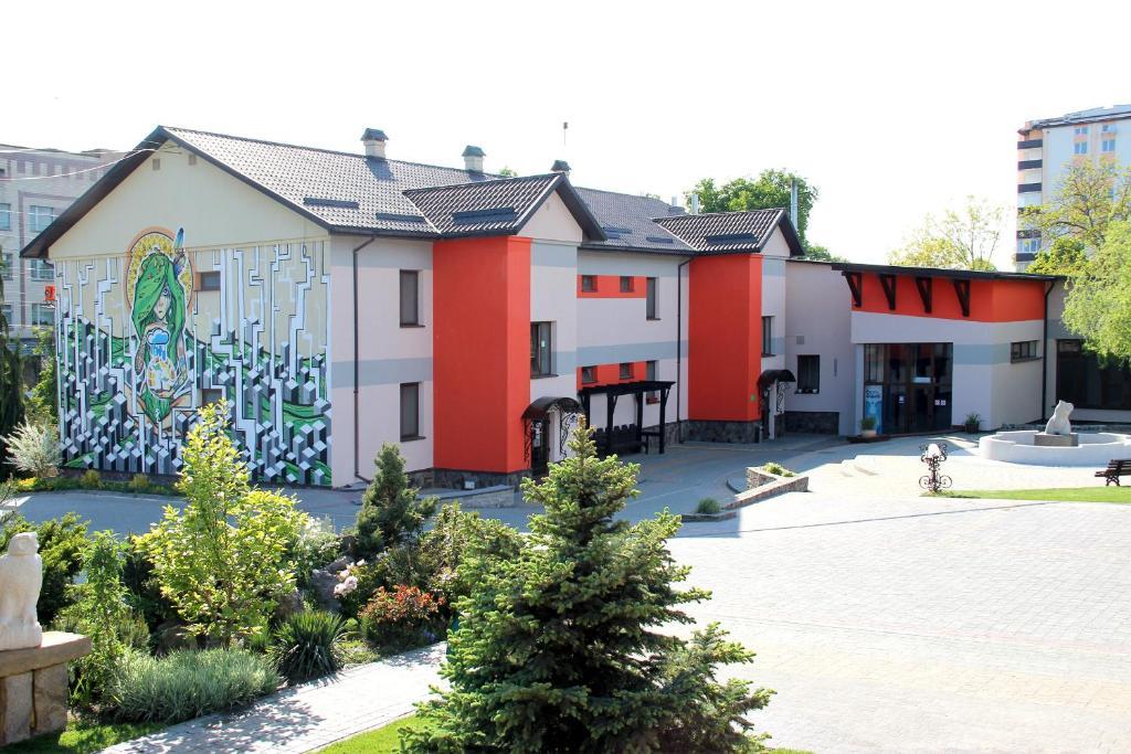 Gala Hotel Kamjanyi Potoki Kültér fotó