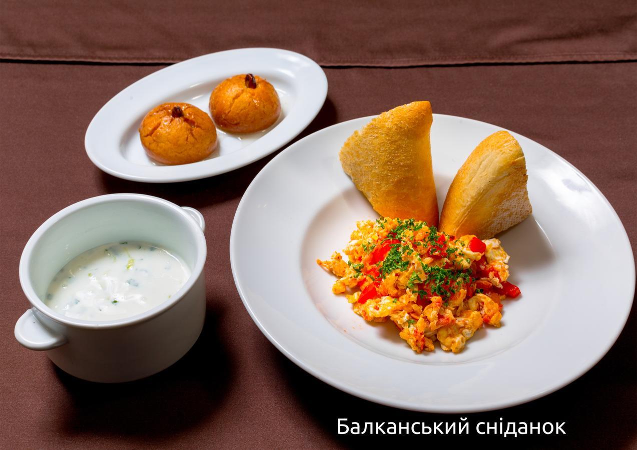 Gala Hotel Kamjanyi Potoki Kültér fotó
