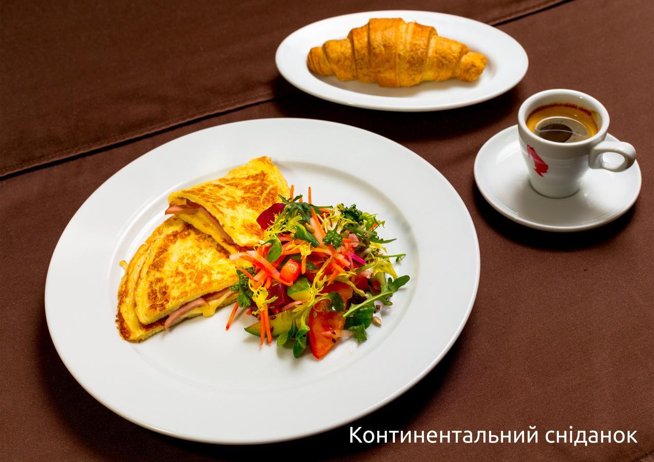 Gala Hotel Kamjanyi Potoki Kültér fotó